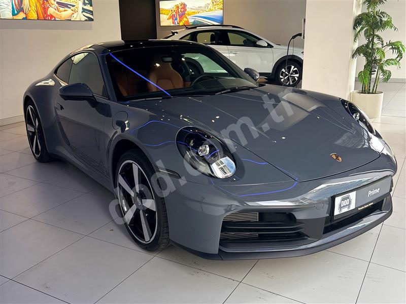 Porsche 911 CARRERA 2024 281 km 3
