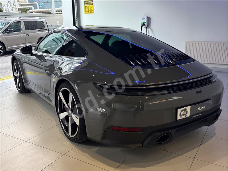 Porsche 911 CARRERA 2024 281 km 7