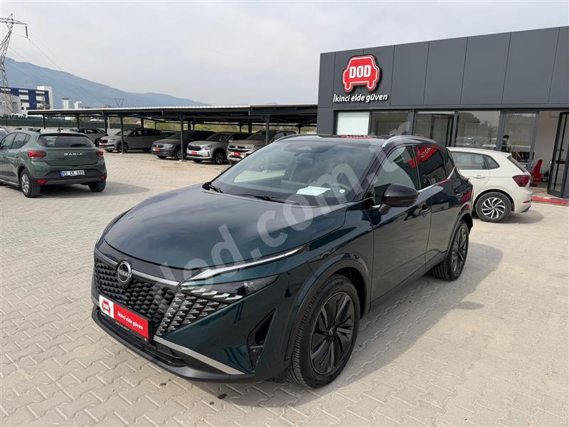 Nissan QASHQAI 1.3DIG-T MHEV PLATINUM 2025 23.949 km 1