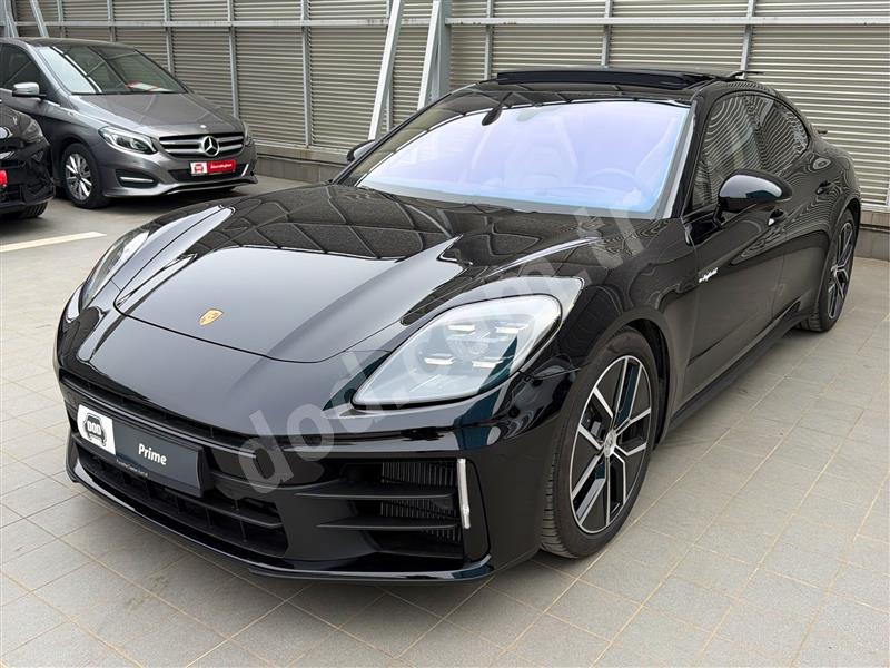 Porsche PANAMERA 4 E-HYBRID 2024 2.305 km 1