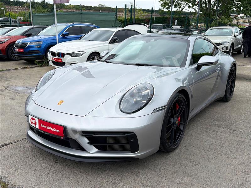 Porsche 911 CARRERA 4 GTS 2022 7.835 km