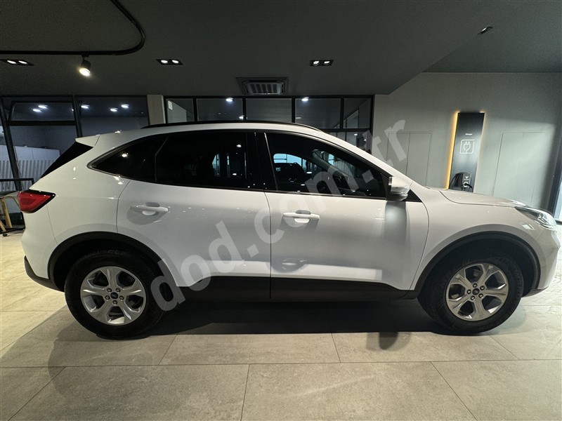 Ford KUGA 2022 104.496 km 4