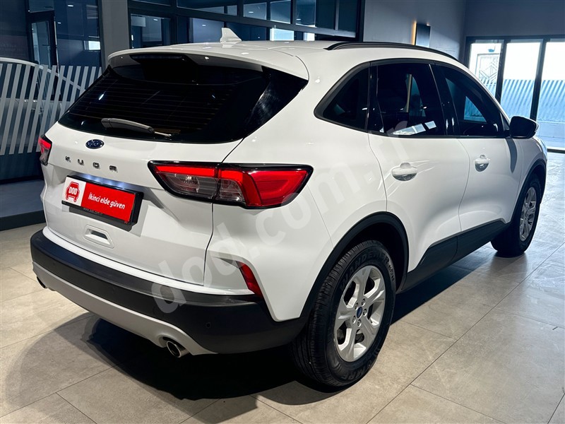 Ford KUGA 2022 104.496 km 5
