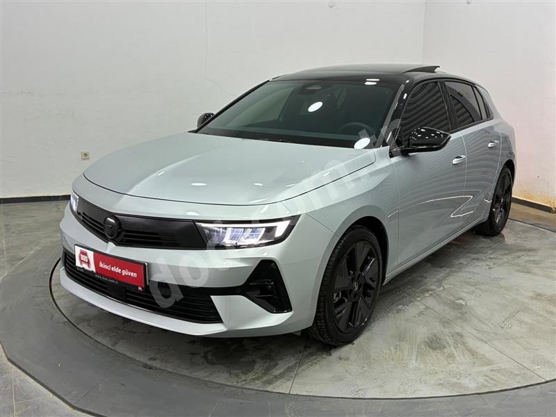 Opel ASTRA 2025 14.135 km