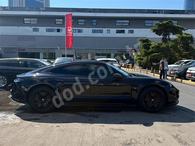 Porsche TAYCAN GTS 2023 36.612 km 4