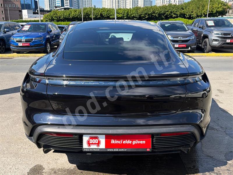 Porsche TAYCAN GTS 2023 36.612 km 6