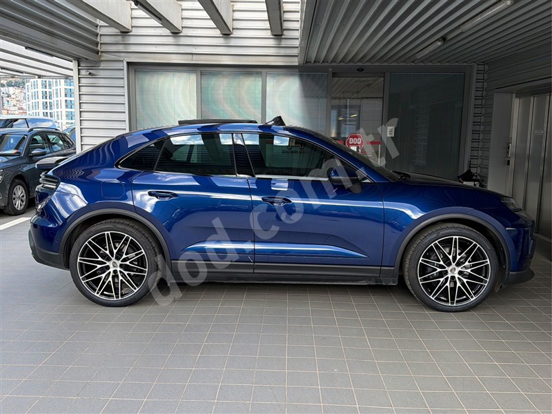 Porsche MACAN 4 2025 15.365 km 4