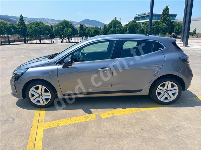 Renault CLIO 2025 10.085 km 1