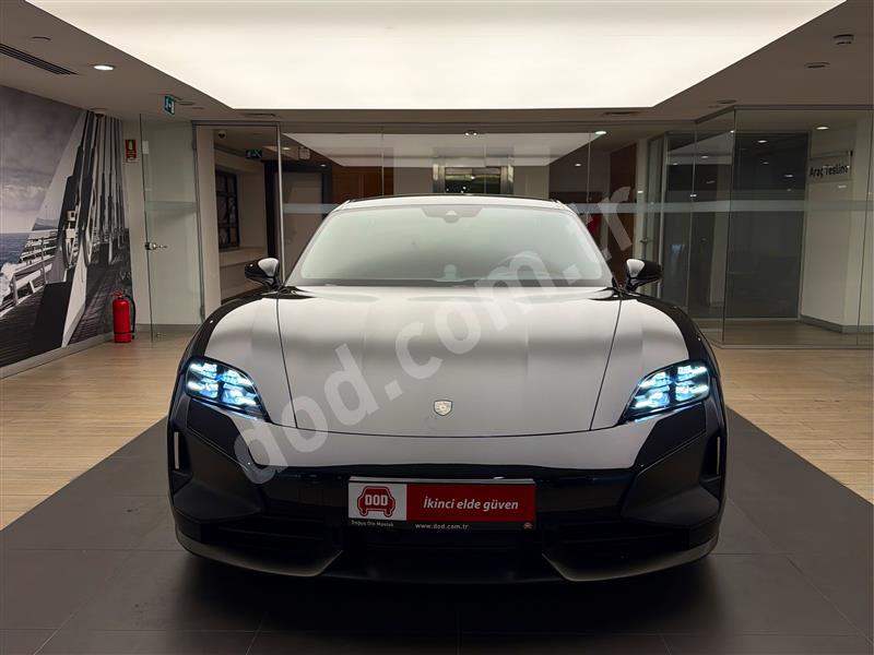 Porsche TAYCAN TURBO S 2024 32.716 km 2