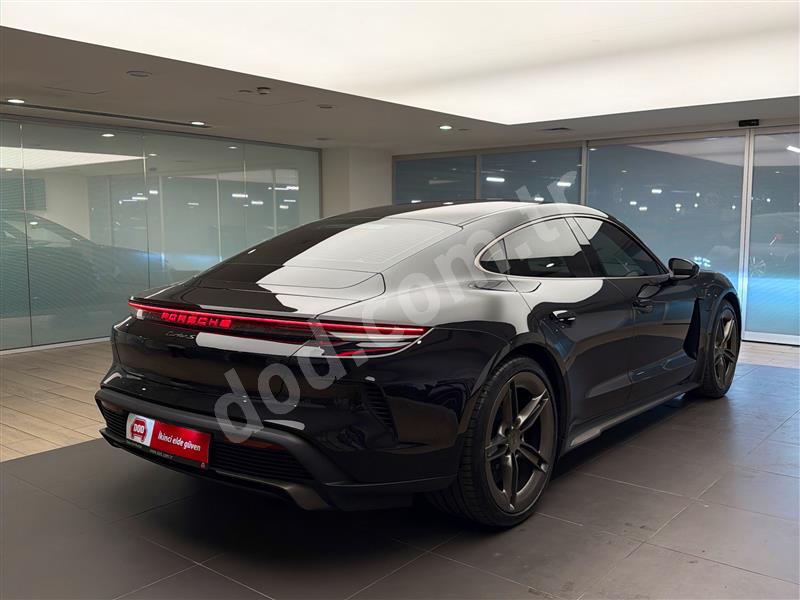 Porsche TAYCAN TURBO S 2024 32.716 km 5