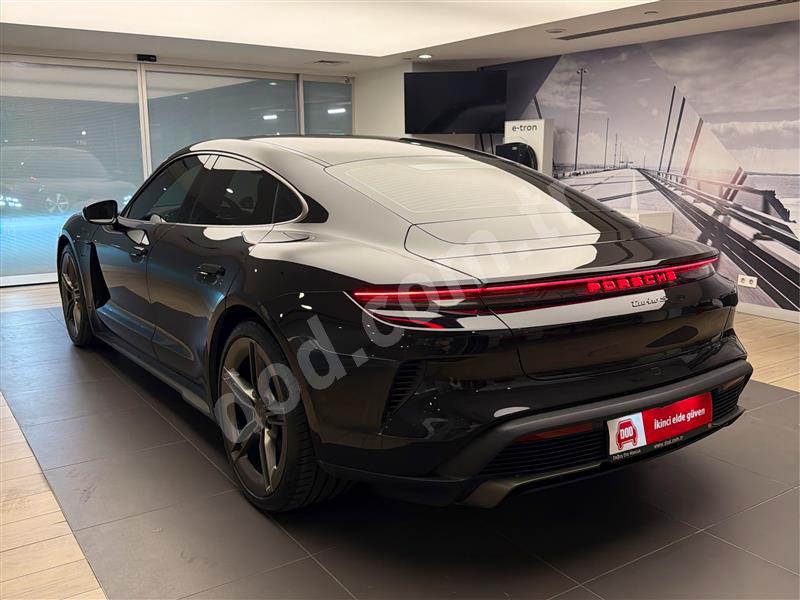 Porsche TAYCAN TURBO S 2024 32.716 km 7