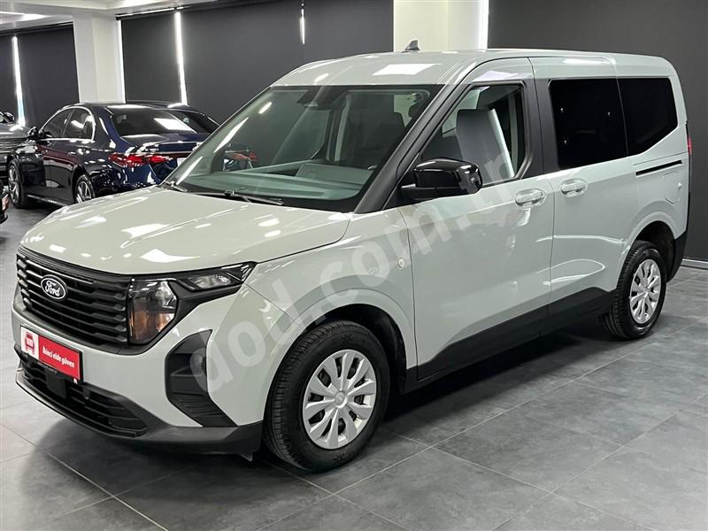 Ford TOURNEO COURIER 2025 10.108 km