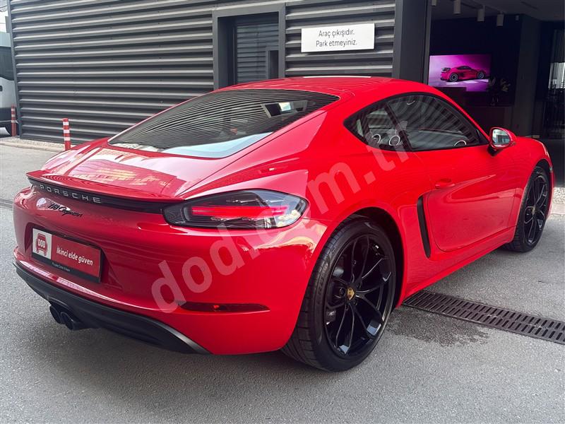 Porsche 718 CAYMAN 2023 1.356 km 5