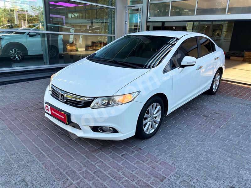 Honda CIVIC 4 KAPI 2013 183.200 km