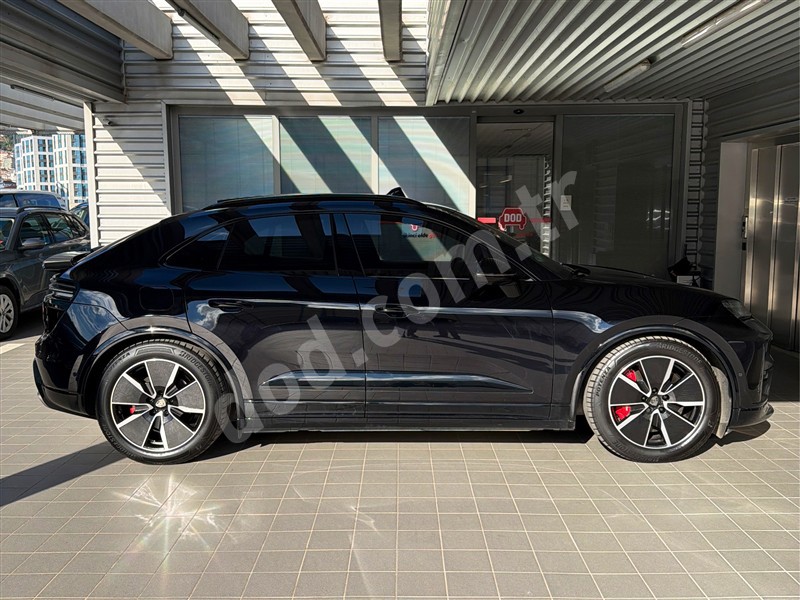 Porsche MACAN TURBO 2025 35.868 km 4