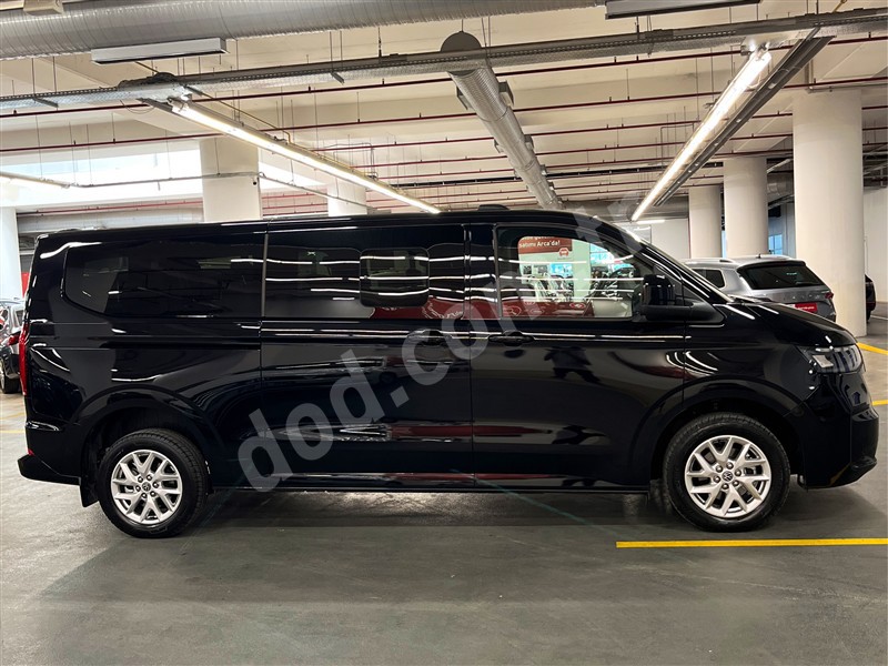 Volkswagen CARAVELLE 2025 7.919 km 4