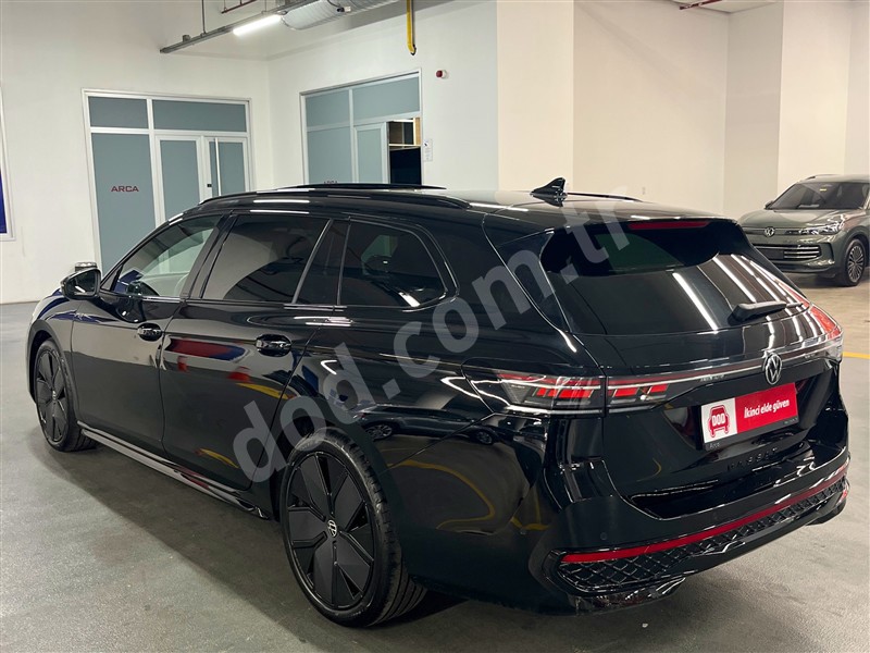 Volkswagen PASSAT 2024 28.505 km 7