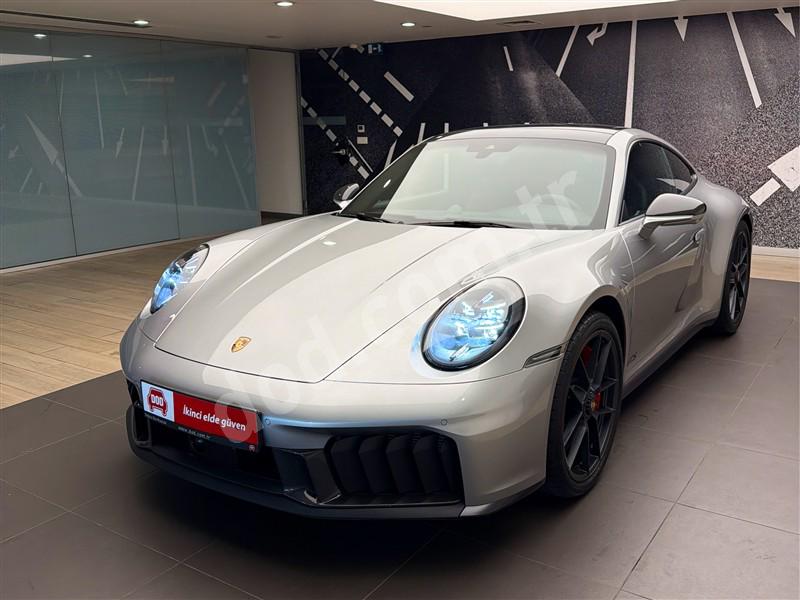 Porsche 911 CARRERA 4 GTS 2024 6.642 km
