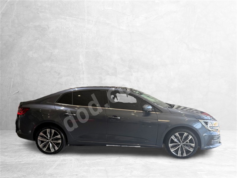 Renault MEGANE 2023 18.111 km 4