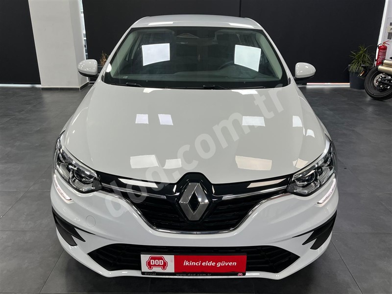 Renault MEGANE 2025 7.132 km 2