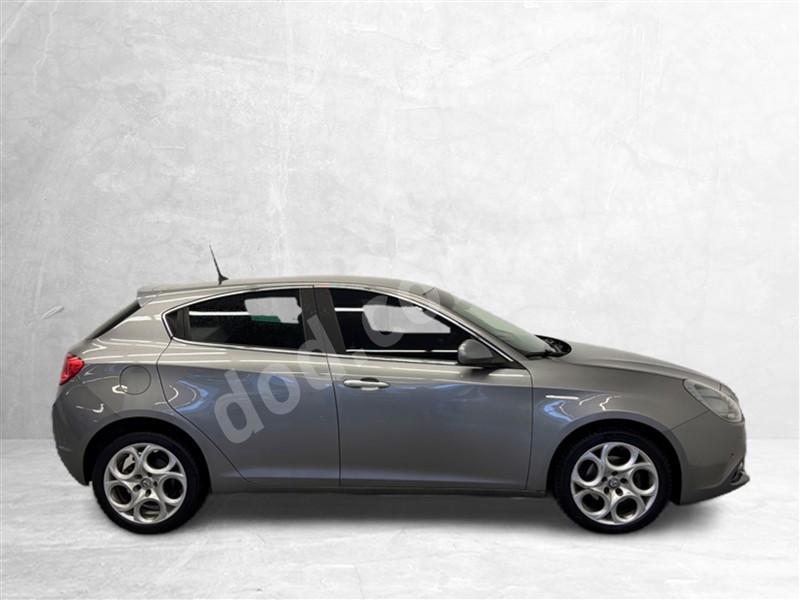 Alfa Romeo ALFA GIULIETTA 2018 202.318 km 4