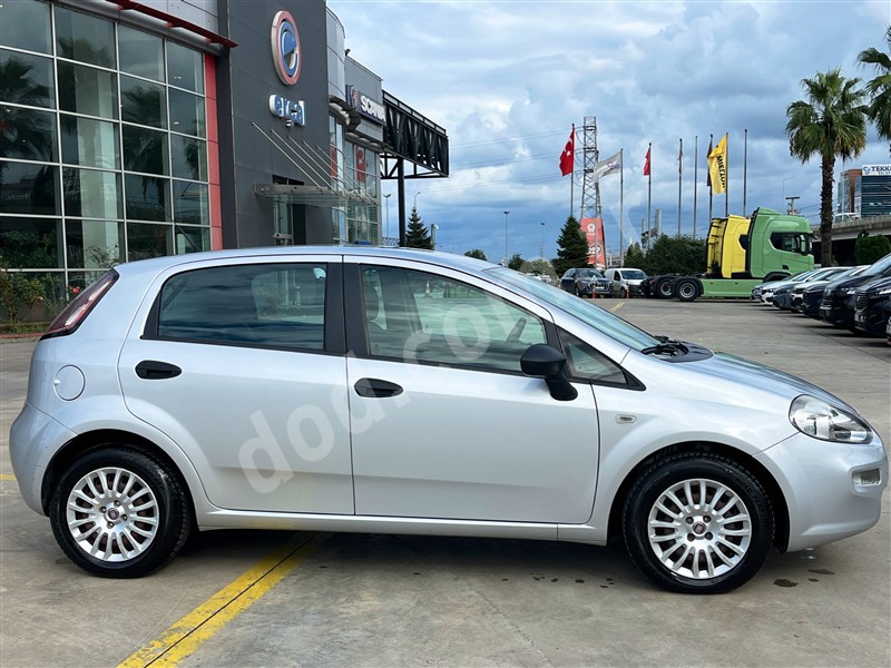 Fiat PUNTO POP 1.4 2012 31.595 km 4