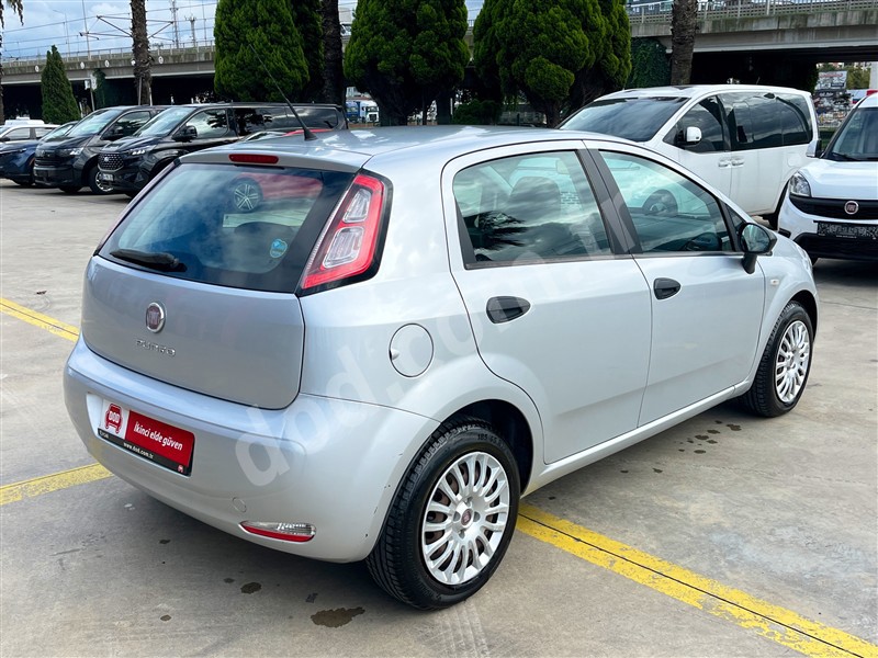 Fiat PUNTO POP 1.4 2012 31.595 km 5