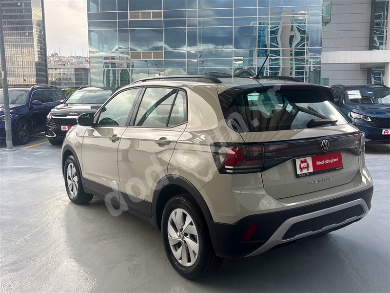 Volkswagen T-CROSS 2025 9.426 km 7