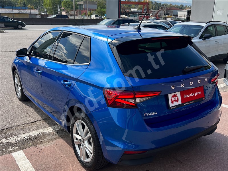Skoda FABIA 2025 10.400 km 7