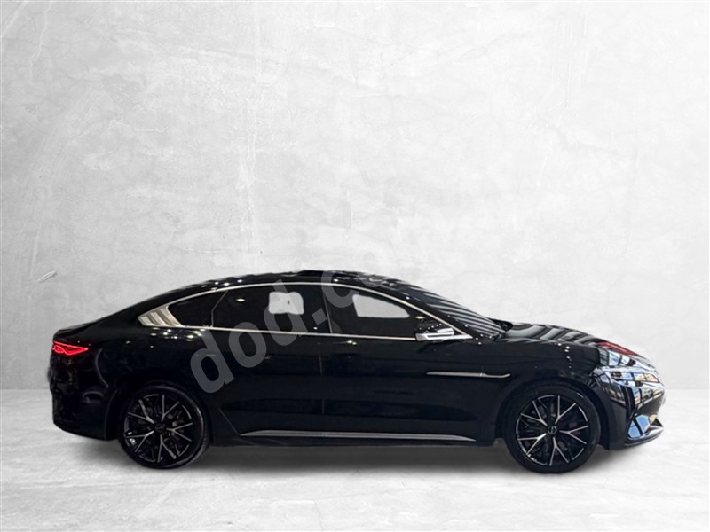 BYD HAN 2025 6.100 km 4