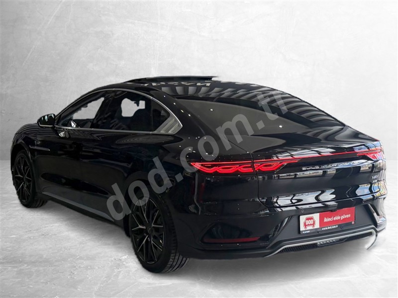 BYD HAN 2025 6.100 km 7