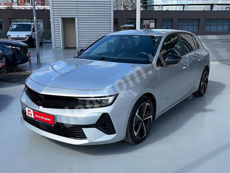 Opel ASTRA 2025 21.016 km