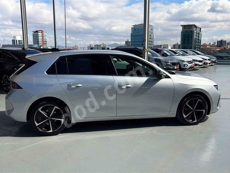 Opel ASTRA 2025 21.016 km 4