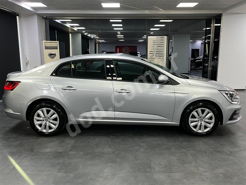 Renault MEGANE 2025 6.100 km 4