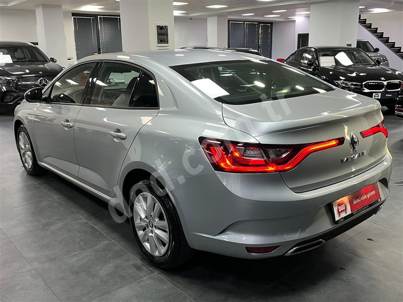 Renault MEGANE 2025 6.100 km 7