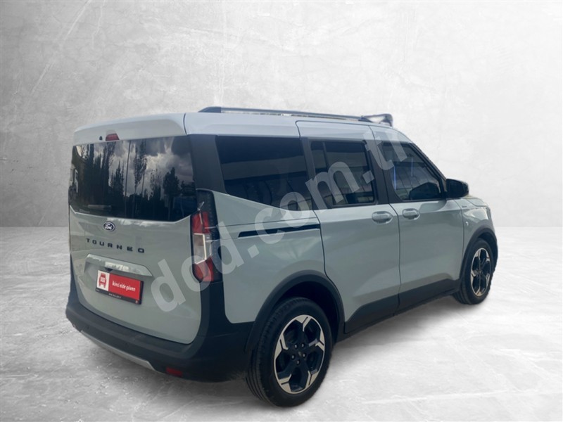 Ford TOURNEO COURIER 2025 26.517 km 5