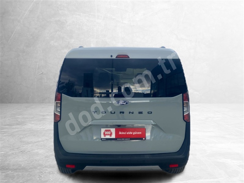 Ford TOURNEO COURIER 2025 26.517 km 6