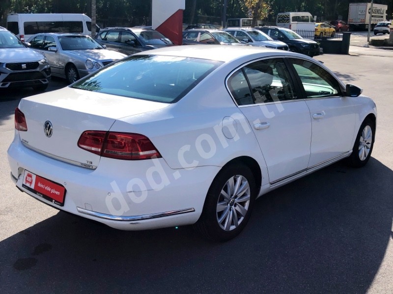 Volkswagen PASSAT 2014 115.174 km 5