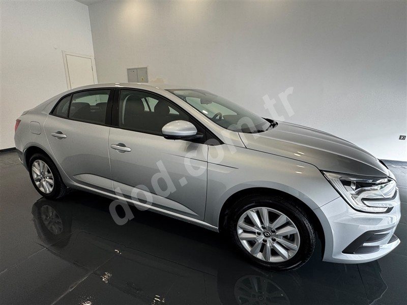 Renault MEGANE 2025 6.994 km 4