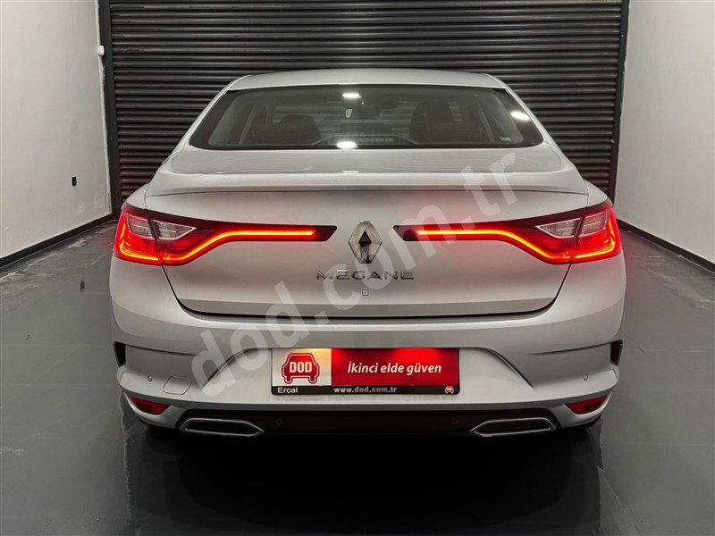 Renault MEGANE 2025 6.994 km 6