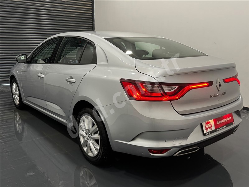Renault MEGANE 2025 6.994 km 7