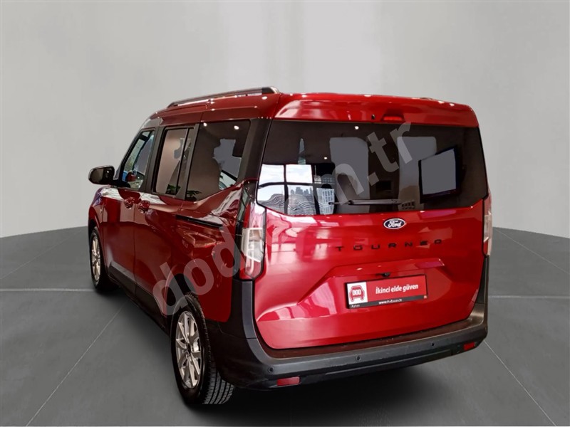Ford TOURNEO COURIER 2024 28.320 km 6