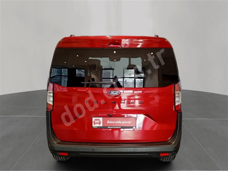 Ford TOURNEO COURIER 2024 28.320 km 5