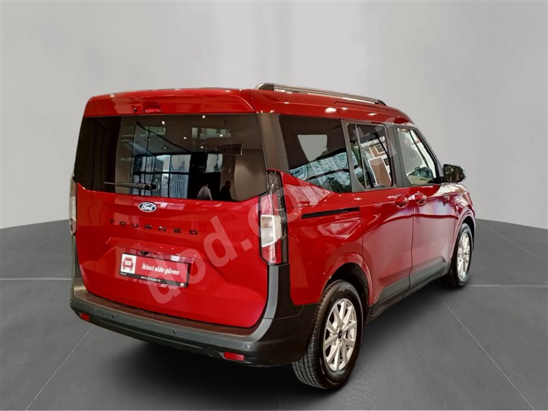 Ford TOURNEO COURIER 2024 28.320 km 4