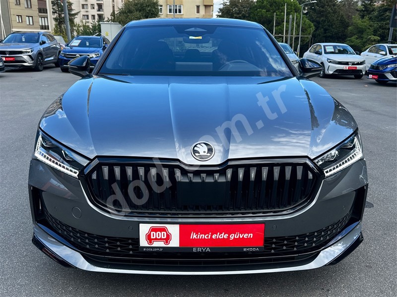 Skoda SUPERB 2025 6.100 km 2