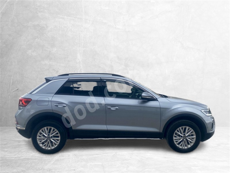 Volkswagen T-ROC 2025 8.773 km 4