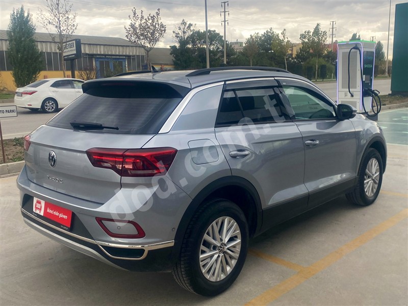 Volkswagen T-ROC 2025 8.773 km 5