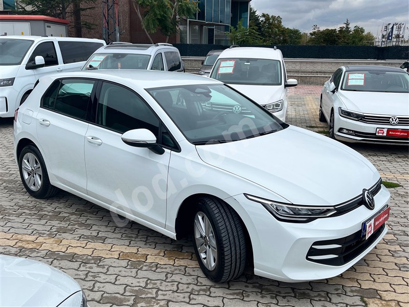 Volkswagen GOLF 2025 6.125 km 3