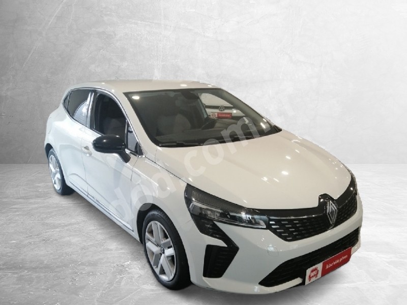 Renault CLIO 2023 89.000 km 3