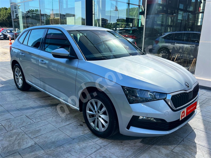 Skoda SCALA 2023 76.365 km 3